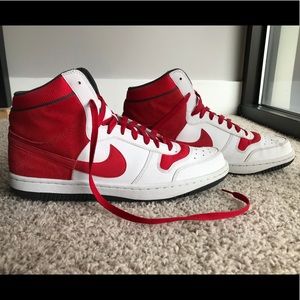 Nike High-top Shoes